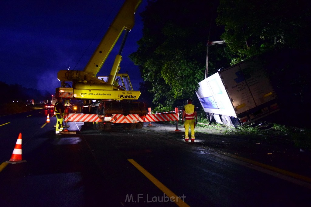 Schwerer VU A 3 Rich Oberhausen Hoehe AK Leverkusen P166.JPG - Miklos Laubert